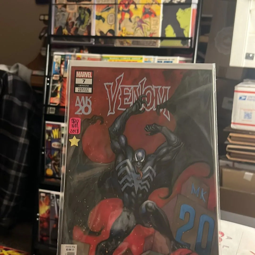Venom (#7 MK20 Frank Cho Variant NM)