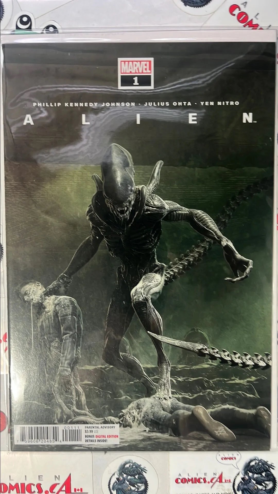 ALIEN (#1 Marvel 2022 Bjorn Barends Cover Alien Holding Dead Man Premiere issue of the 2nd Alien series NM)