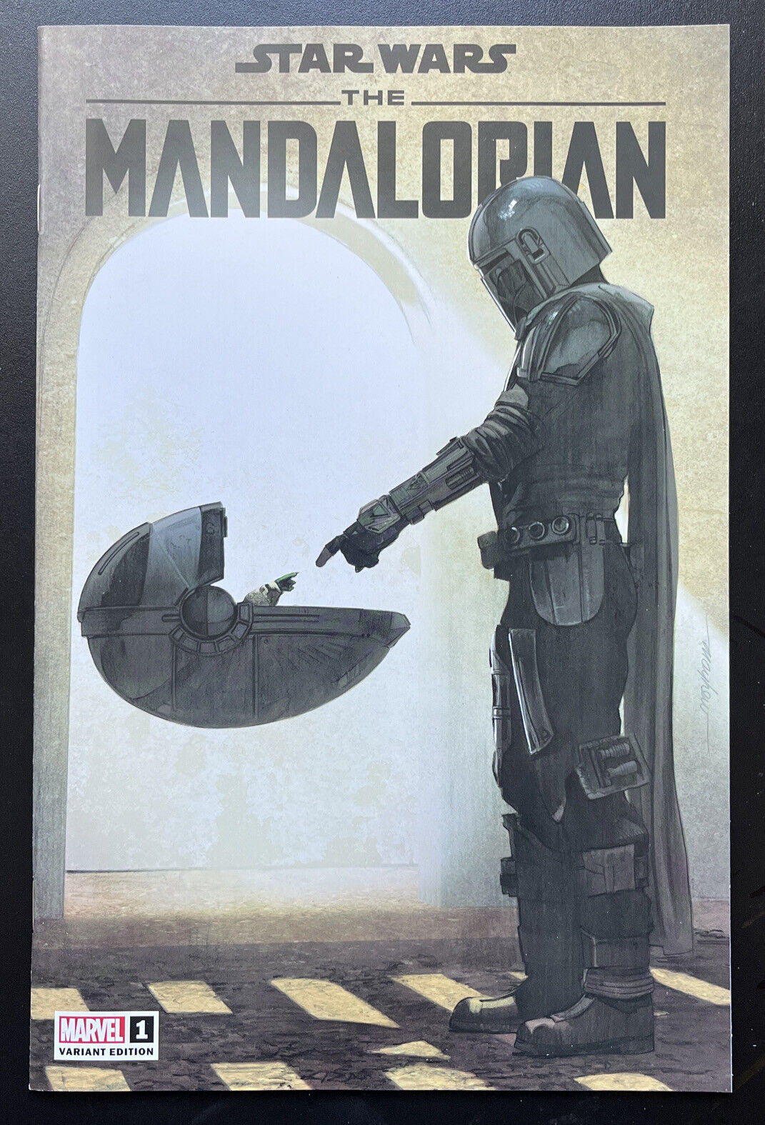STAR WARS Mandalorian 1 Mike Mayhew Variant Marvel 2022 1st app Grogu HIGH GRADE - aliencomics.ca