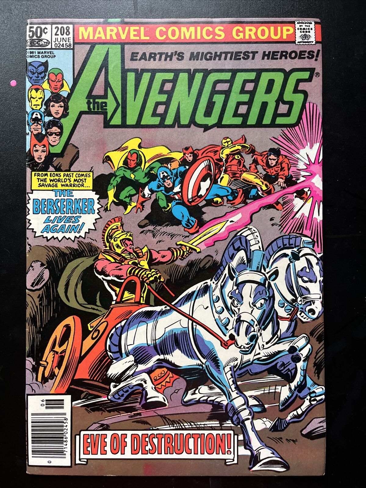AVENGERS 208 Newsstand Eve Of Destruction! Marvel 1981 Bezerker app. HIGH GRADE