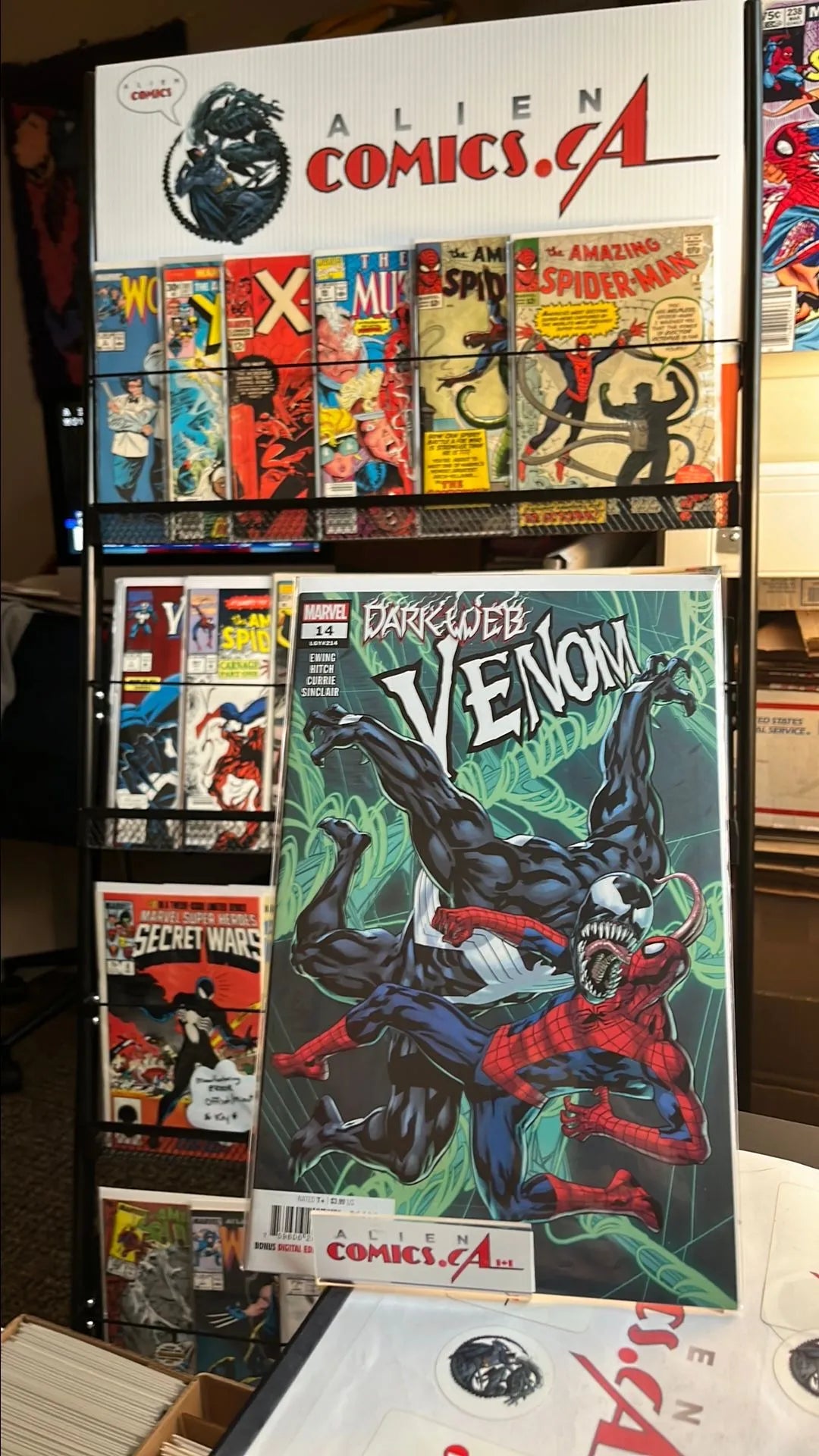 Venom (#14 LGY14 Darkweb Venom Amazing Spider-man app. NM)