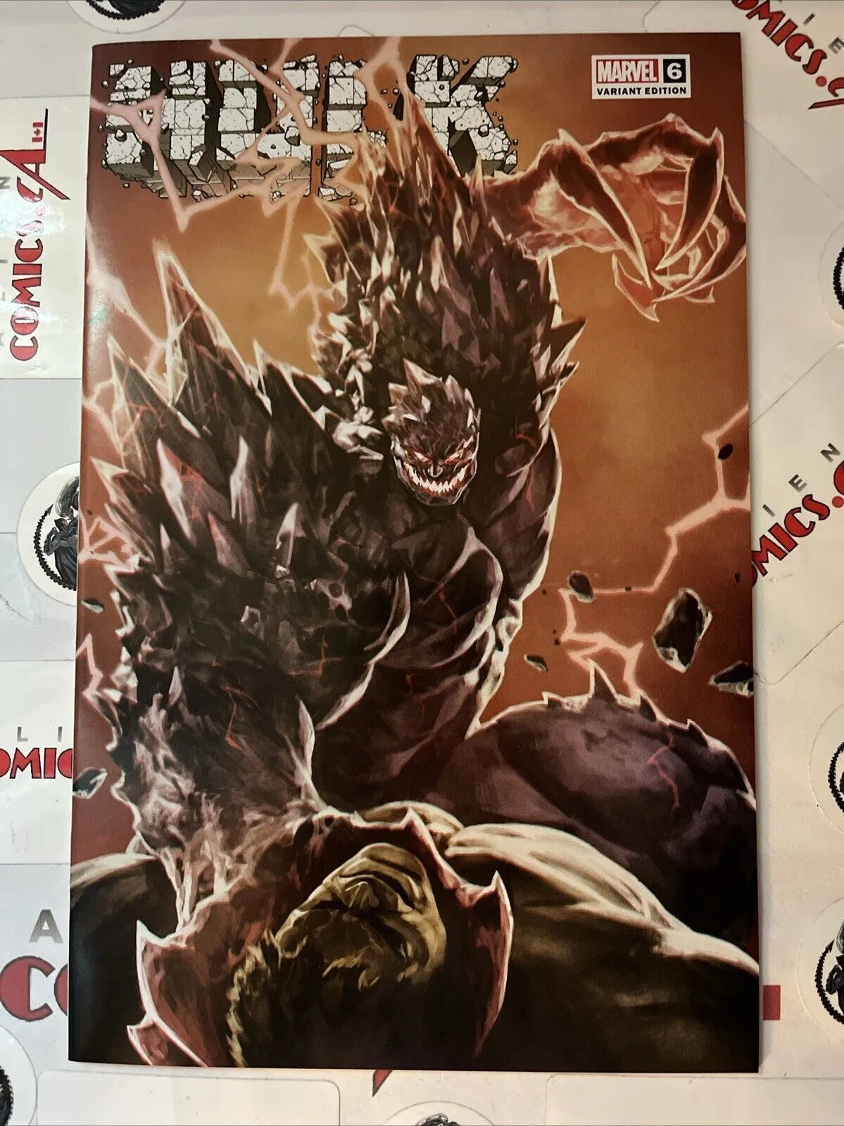Hulk (#6K 1st app. Titan Skan Srisuwan 2022 Variant Limited to 3000 copies NM)