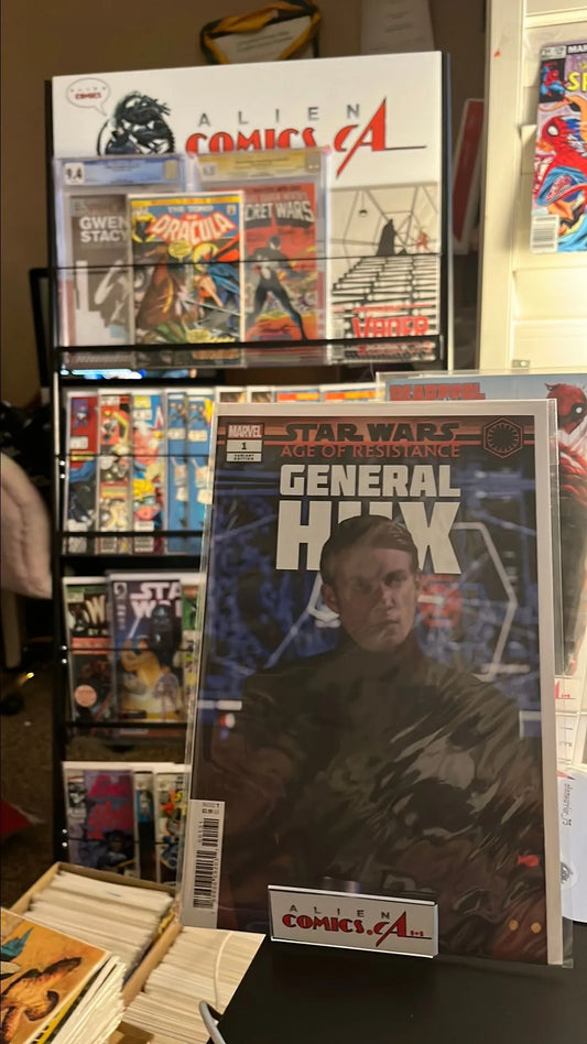 Age of Resistance (#1M General Hux Movie Photo Variant NM)