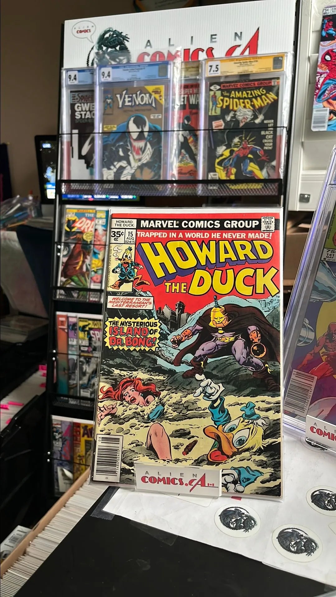 Howard the Duck (#15 35¢ price variant 1st app. Dr. Bong Manufacturing ERROR Magenta Print HTF FN)