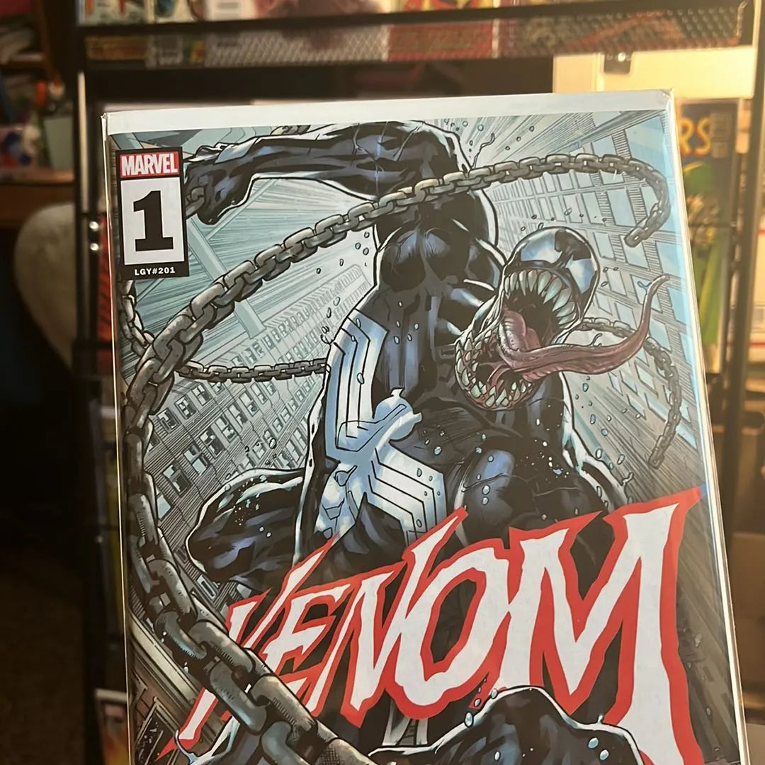 Venom (#1 LGY201 Bryan Hitch Variant NM)