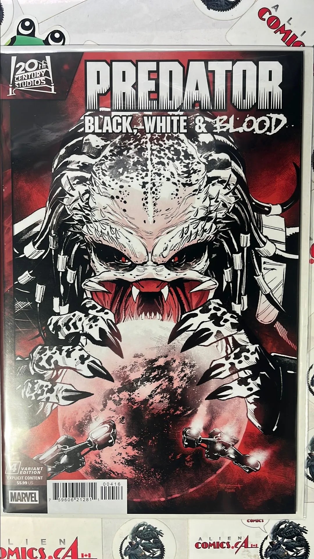PREDATOR: Black, White & Blood (#4R Marvel 2025 Rachelle Rosenberg 1:25 Blood Sketch Variant HTF NM)