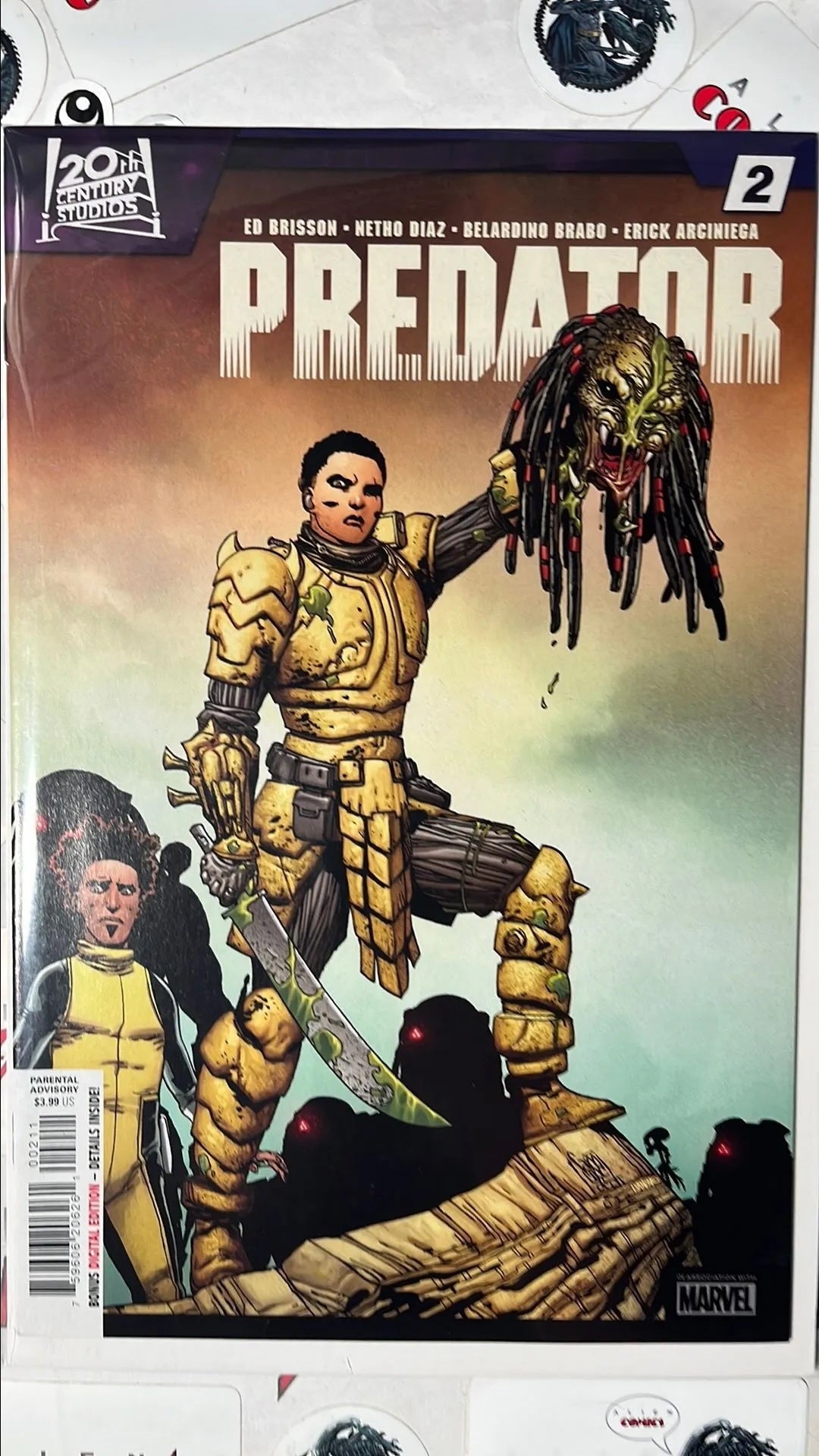 PREDATOR (#2 Marvel 2023 Giuseppe Camuncoli Cover Woman Holding Predator Head NM)